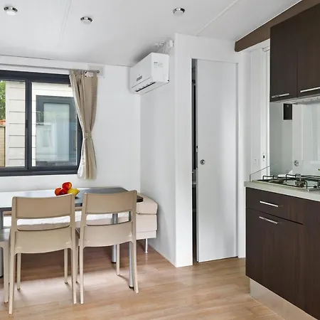 Kompleks wypoczynkowy Mobil Homes Lanterna Vacanceselect 4*